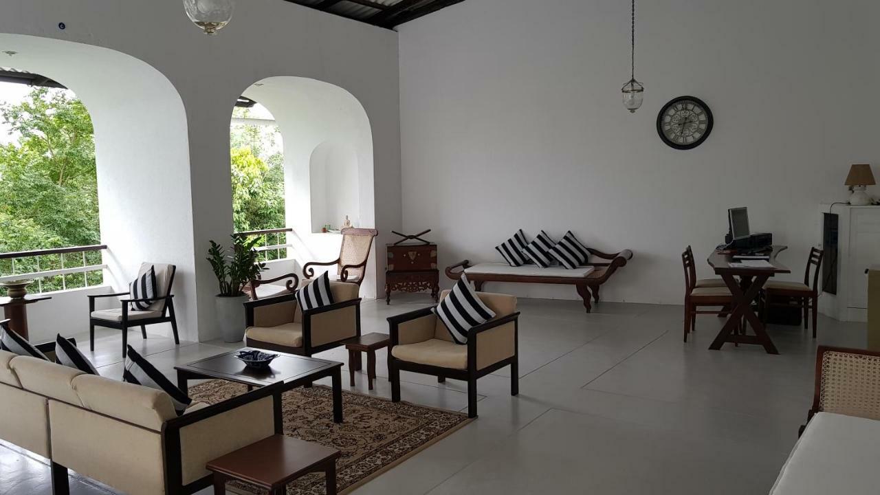 Regent Lodge Hotel & Villa Kandy Exterior photo
